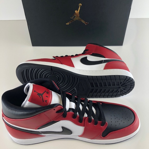 Nike Air Jordan 1 Retro MID Chicago Toe MENS 554724-069 Red White Black - Picture 7 of 12